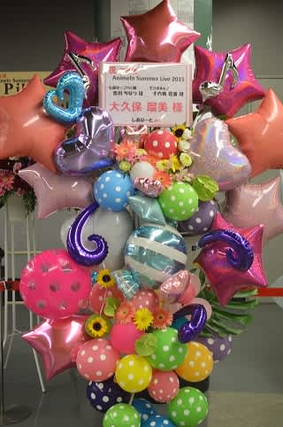 GMOアリーナさいたま（さいたまスーパーアリーナ）　カラフルな2段バルーンスタンド