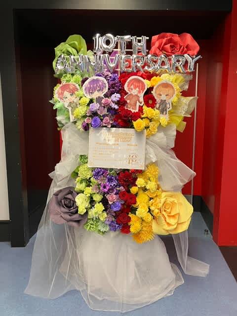 GMOアリーナさいたま（さいたまスーパーアリーナ）　4色に色分けしたジャイアントペーパーフラワースタンド（フラスタ）