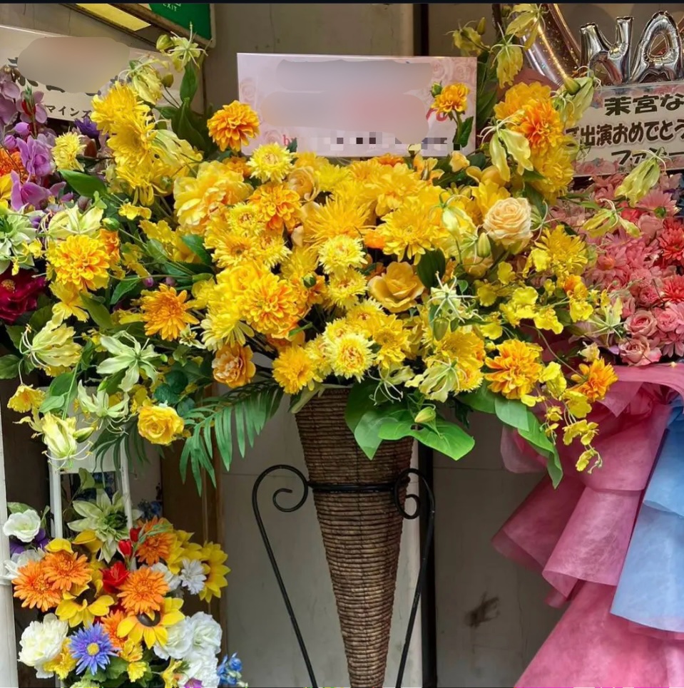 浅草ロック座　黄色メイン　コーンスタンド花