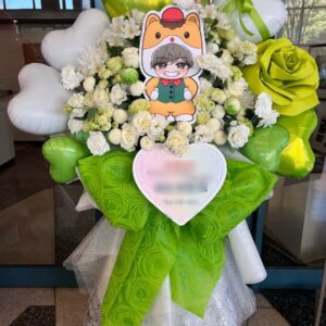 イラストパネルをメインにしたフラスタ（参考デザイン）