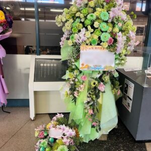 キャスケード風フラワースタンド（参考デザイン）