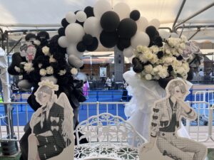 Kanadevia Hall(旧 TOKYO DOME CITY HALL) 白と黒のバルーンアーチ