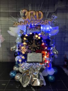 東京キネマ倶楽部 羽・LED付き2段フラワースタンド