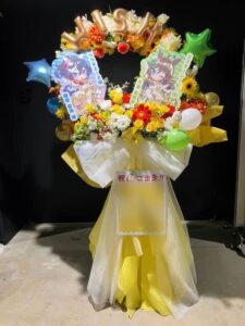 ぴあアリーナMM　白・黄色メイン　リース型フラワースタンド｜制作実績