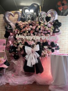 池袋リヴォイスにお届けしたピンク×ブラックの2基連結フラワースタンド