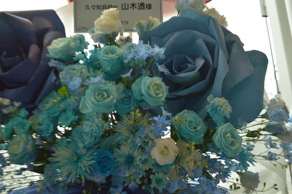 舞浜アンフィシアター ジャイアントペーパー 5基連結