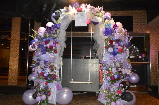 渋谷のライブハウス　ブランコのスタンド花