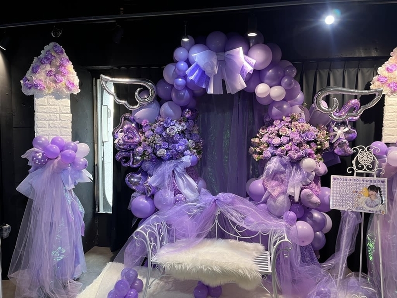 新宿DHNoA　紫メインバルーンアーチ　フォトブース