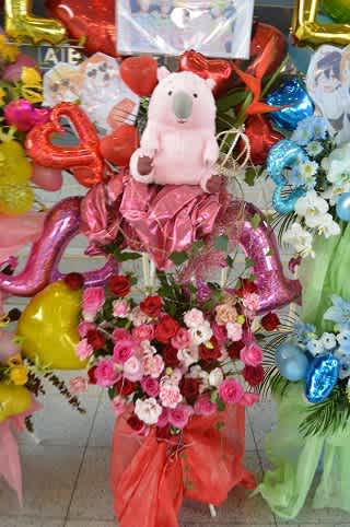 幕張メッセにお届けのバルーンスタンド花