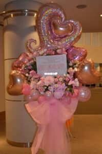 品川インターシティホール　ピンクメイン　フラワースタンド