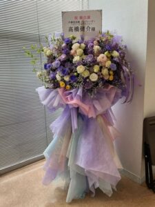 太田市新田文化会館 エアリスホール　紫・ピンク・白　フラワースタンド