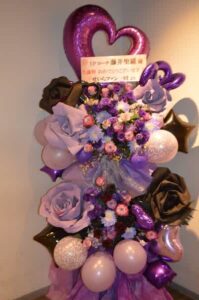 SHIBUYA DESEO 紫メイン ジャイアントフラワー付きバルーンスタンド花