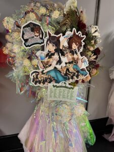 GMOアリーナさいたま（さいたまスーパーアリーナ）　オーロラシートを使用した秋色フラワースタンド