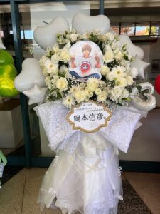 群馬音楽センター 白メイン バルーンスタンド花