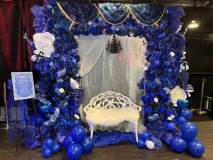 Shibuya Milkyway 青メイン 凱旋門風ベンチ付きフラスタ