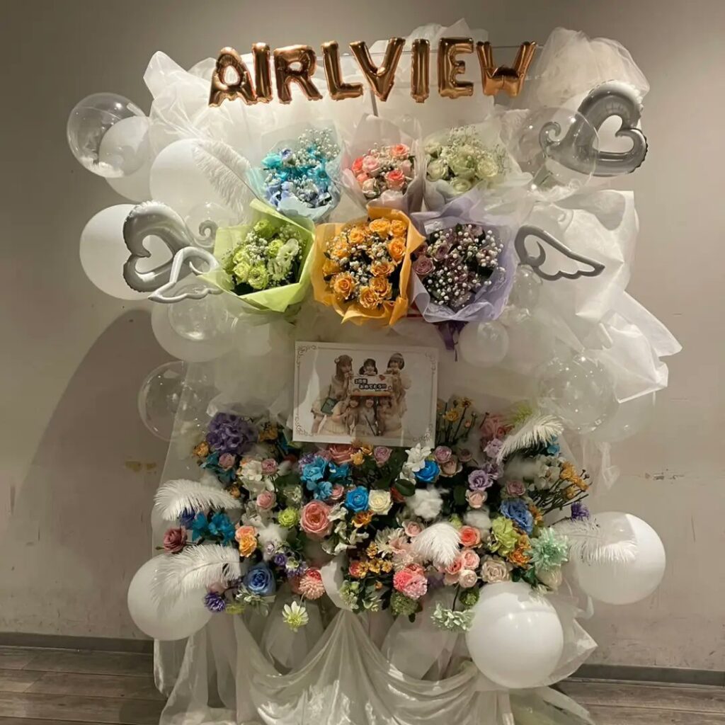 SHIBUYA DESEO　白メイン　6個の花束付き2基連結フラスタ