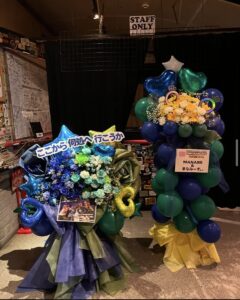 HEAVEN'S ROCK Kumagaya VJ-1　緑＋青メイン　高さ違いの2基フラスタ