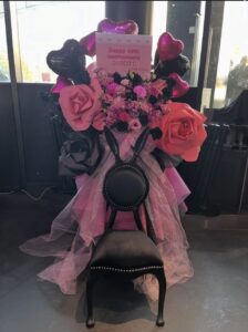 池袋harevutai ピンク+黒 うさぎ耳椅子付きフラスタ