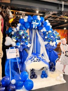 上野メイドカフェピンクメイン　ベンチ付き３連結スタンド　