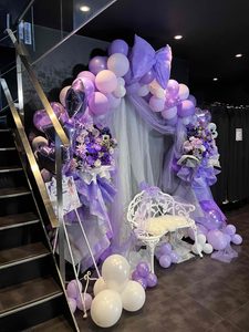 TwinBox AKIHABARA（ツインボックスアキハバラ） 紫メインのリボン・ベンチ付きバルーンアーチ